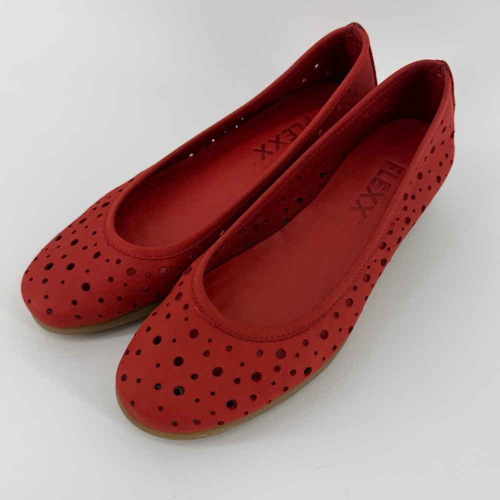 THE FLEXX of Italy Red Suede 1.5" Wedge Slip-On Ballet Flats, Women's 7.5 - Picture 2 of 8